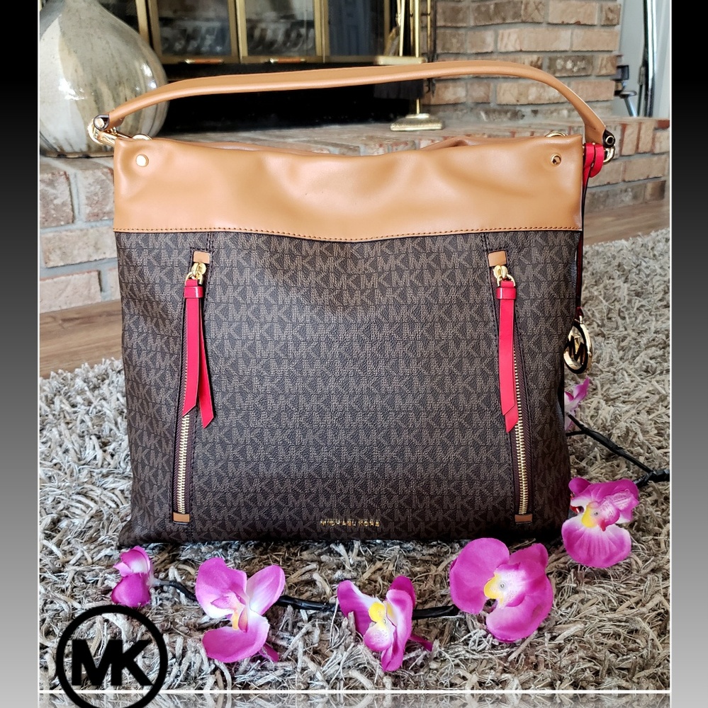 🚫 SOLD 🚫 Michael Kors Brown Sign Large Hobo 🌺